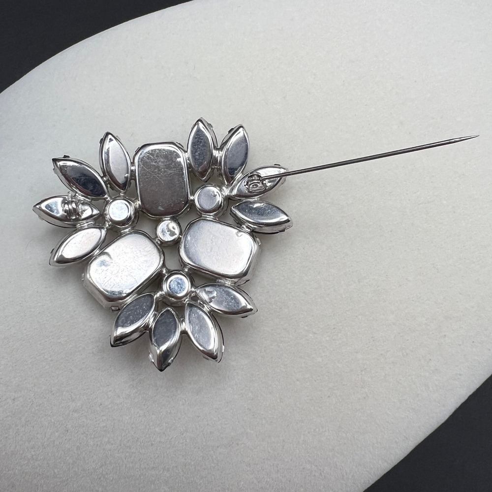 Vintage Rhinestone Brooch Black Crystal Domed‎ Floral Spray - Picture 5 of 8